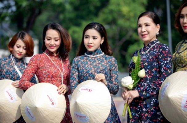 ao-dai-ngoc-trai-hoang-gia-vanhoadoanhnhan-2