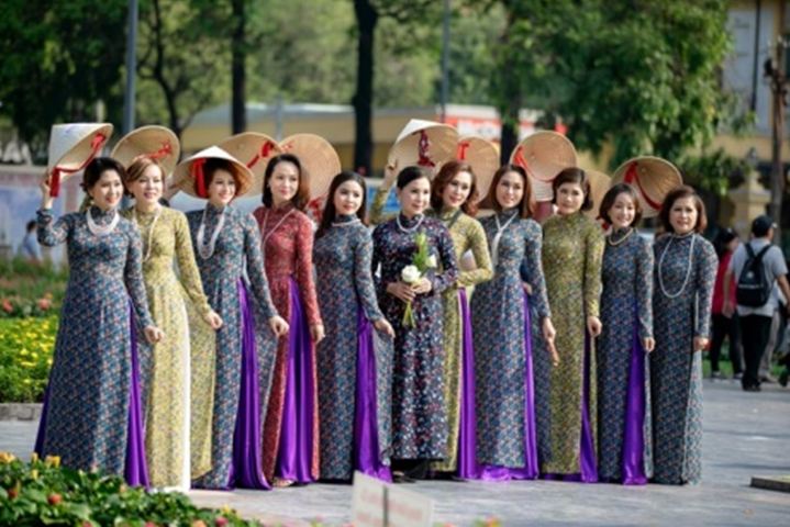 ao-dai-ngoc-trai-hoang-gia-vanhoadoanhnhan