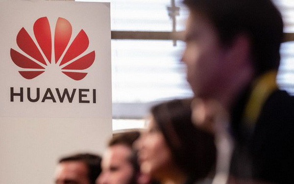 huawei-sa-thai-nhan-su-my