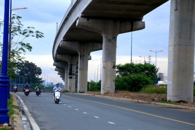 xin-phi-tuyen-metro-sg-de-tra-luong