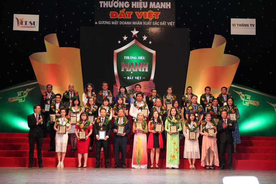 1-Shilena-van-hao-doanh-nhan