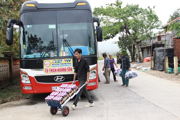 huong-sen-nhan-tam-viet-lam-tu-thien-phu-yen-vanhoadoanhnhan 4