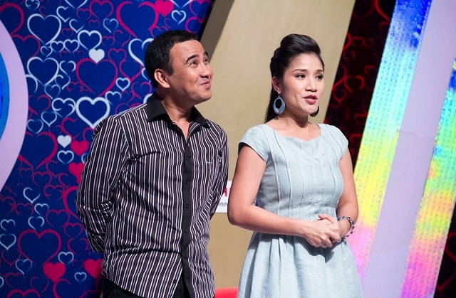 ba-moi-cat-tuong-dinh-chinh-gap-chuyen-tien-bac-o-ban-muon-hen-ho