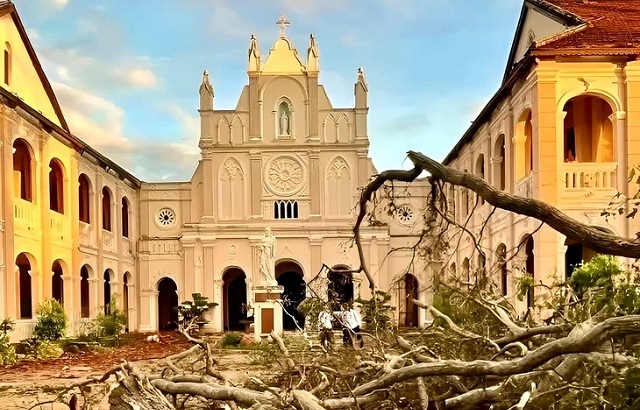 cac-co-so-du-lich-gia-lai-khac-phuc-sau-bao-kalmaegi-giam-quy-mo-hoac-tam-dung-cac-le-hoi