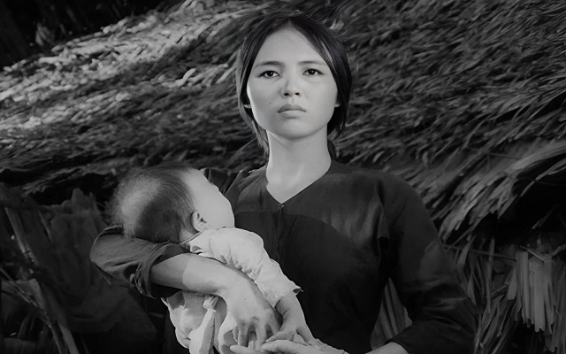 chi-ut-tich-phim-me-vang-nha-bo-dien-ban-ca-phe-song-binh-di-ben-chong-nsnd