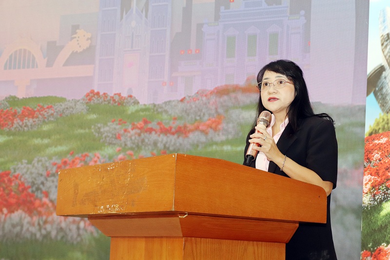 Bà Nguyễn Thị Mỹ Ngọc - Giám đốc sản phẩm cấp cao của DKT Việt Nam chia sẻ tại chương trình.