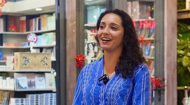 khach-tay-lan-dau-trai-nghiem-dem-ha-noi-duoc-ke-bang-am-thanh