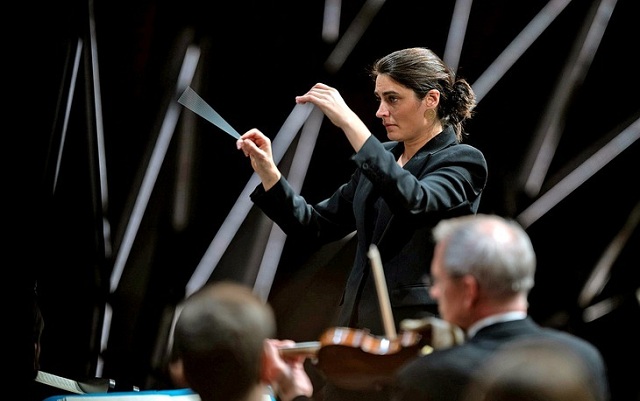 spirit-of-vienna-tai-nha-hat-ho-guom-lan-toa-tinh-hoa-am-nhac-the-gioi