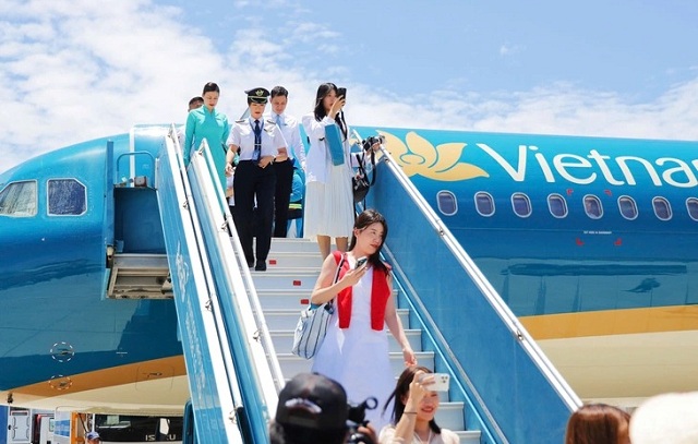nha-trang-kich-cau-du-lich-he-bang-cac-chuyen-bay-dem