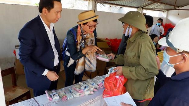 DN-ha-trung-chung-tay-cham-soc-suc-khoe-que-huong-vhdn-4