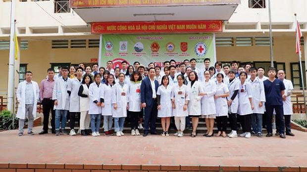 DN-ha-trung-chung-tay-cham-soc-suc-khoe-que-huong-vhdn-5