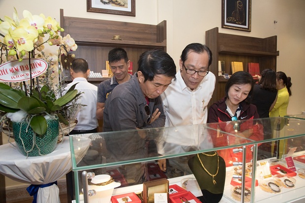 hoang-tram-vanhoadoanhnhan-4