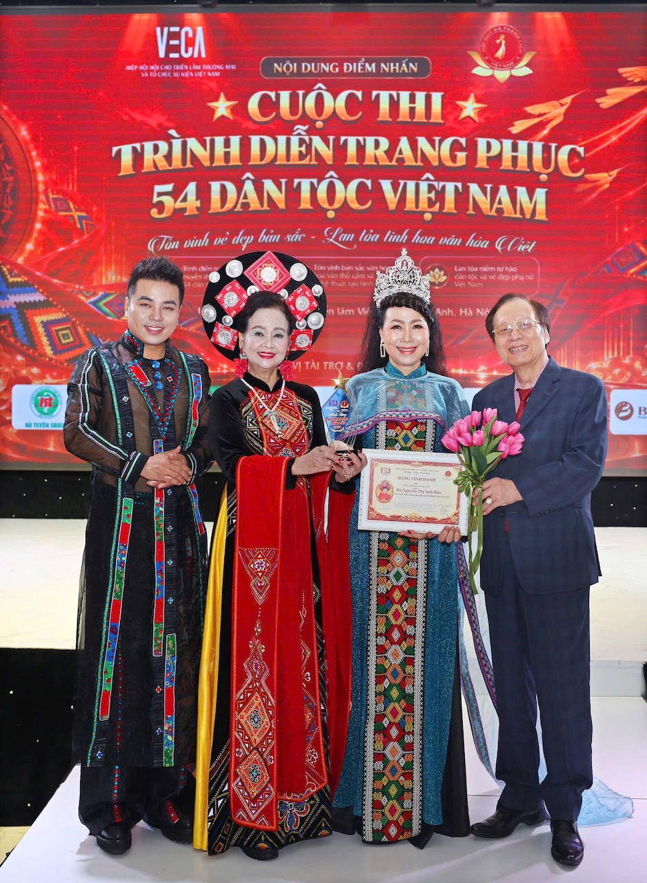 Hoa-hau-Anh-Dao-13