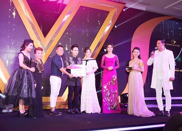 1-dau-gia-nguyen-vu-da-tiec-hoang-kim-van-hoa-doanh-nhan