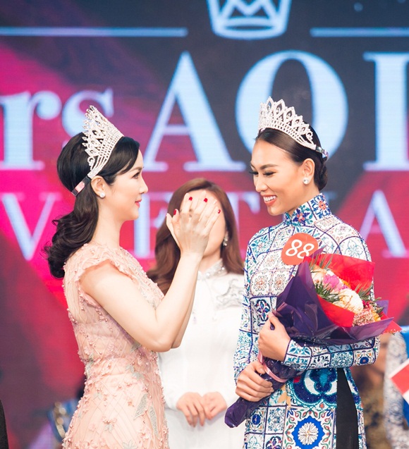 15-hoang-dung-hoa-hau-ao-dai-viet-nam-2017