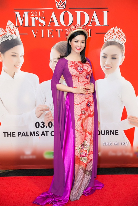4-hoang-dung-hoa-hau-ao-dai-viet-nam-2017