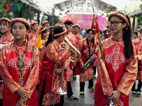 ao-dai-ung-dung-vanhoadoanhnhan