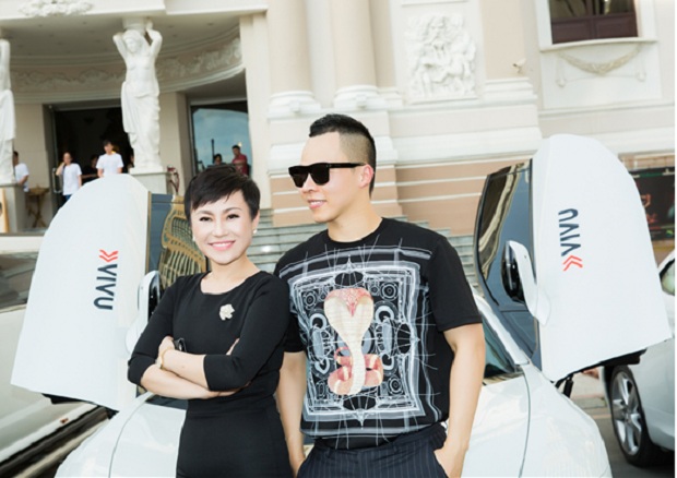15-le-ha-xuat-hien-ben-sieu-xe