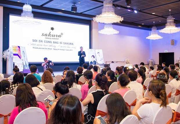 sakura-bac-si-cua-moi-nha-vanhoadoanhnhan-2