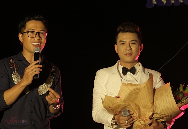 ngo-viet-trung-lam-show-rieng-sau-10-nam-ca-hat-vanhoadoanhnhan