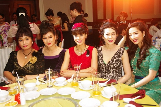 mai thu huyen chi chau
