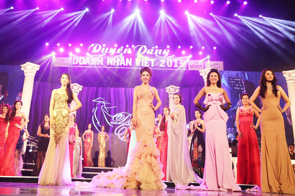 scandal-bi-danh-linh-jollie-dat-a-khoi-doanh-nhan-1