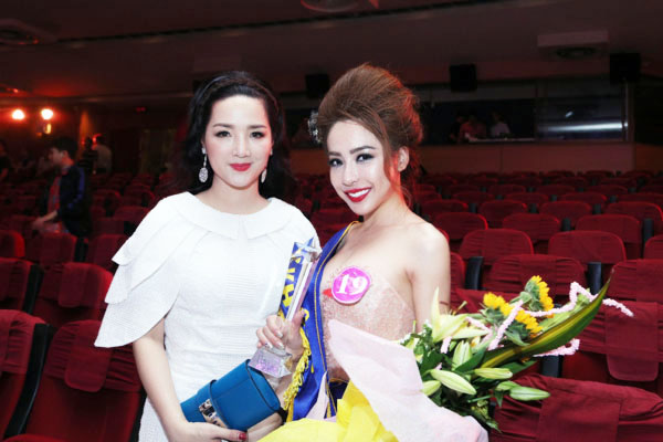 scandal-bi-danh-linh-jollie-dat-a-khoi-doanh-nhan-3