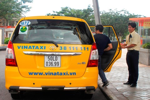 vrada-taxi-khia-truong-tai-tp-hcm-khuyen-mai-lon-van-hoa-doanh-nhan