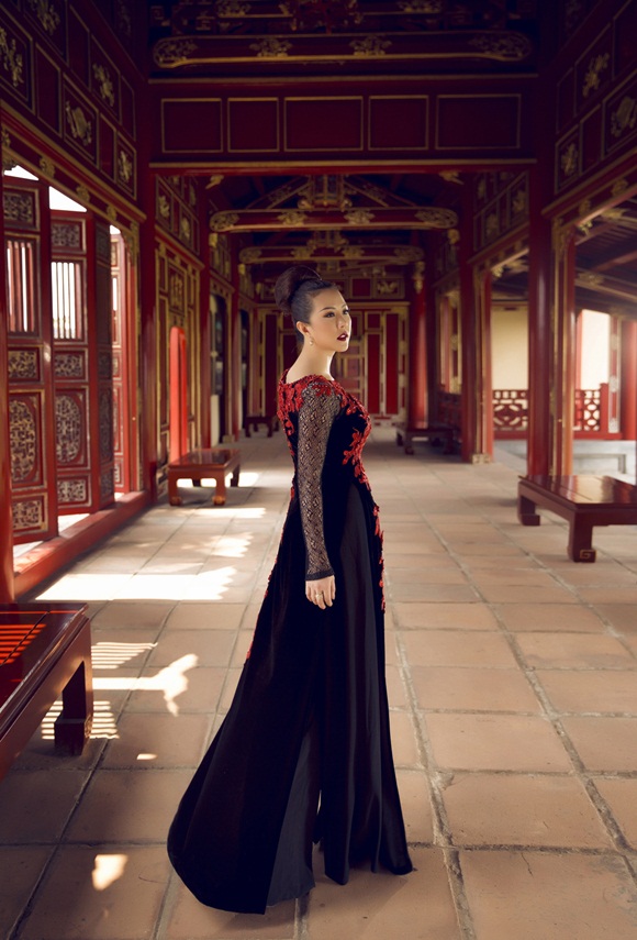 13-hoa-hau-thu-hoai-dep-hut-hon-giua-kinh-thanh-hue-van-hoa-doanh-nhan