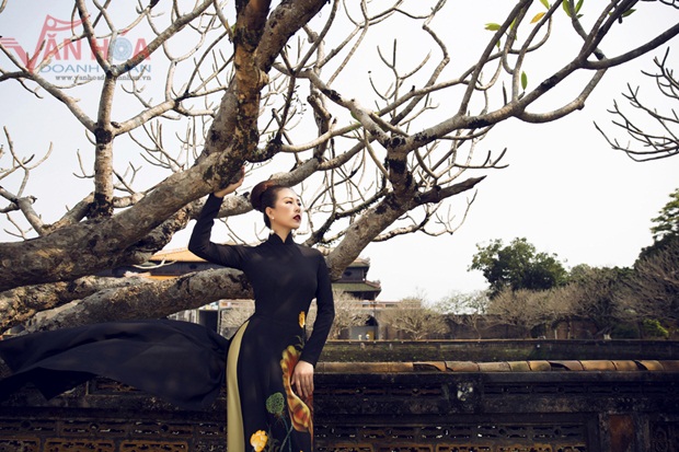 9-hoa-hau-thu-hoai-dep-hut-hon-giua-kinh-thanh-hue-van-hoa-doanh-nhan