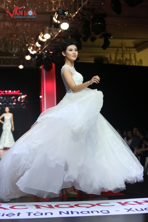 17-van-hoa-doanh-nhan-mau-thanh-thuy-rang-ngoi-trong-thiet-ke-minh-tu