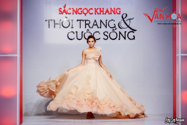 23-van-hoa-doanh-nhan-giay-phut-hanh-phuc-cua-sieu-mau
