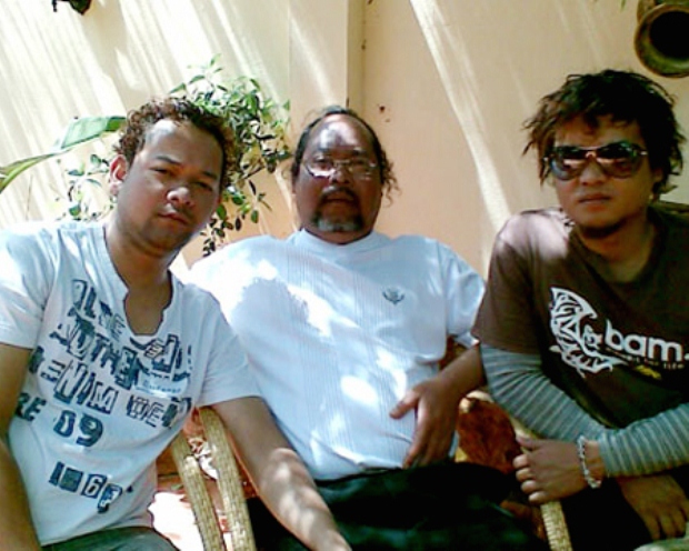 8-con-trai-nghe-si-y-moan-nghen-ngao-ke-ve-cha-van-hoa-doanh-nhan