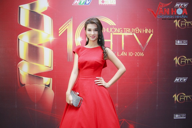 1-dien-vien-kim-tuyen-tham-du-giai-thuong-truyen-hinh-van-hoa-doanh-nhan