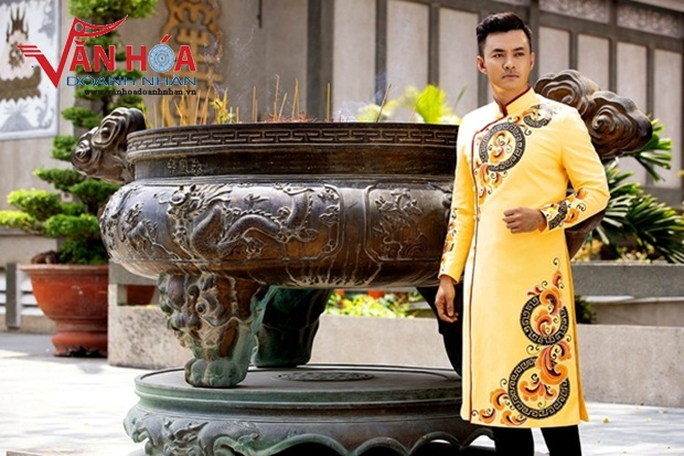 hoa-giang-bao-son-ao-dai-ntk-minh-chau-showbiz-2