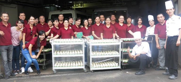 cung-di-cat-banh-mung-sn