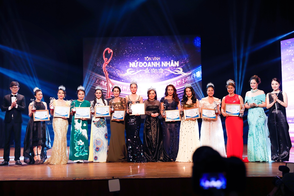 nhung-nu-doanh-nhan-sac-tam-tai-2017-14