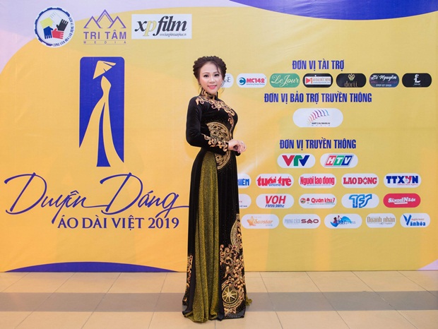 hoang-lan-duyen-dang-ao-dai-viet-2019-6