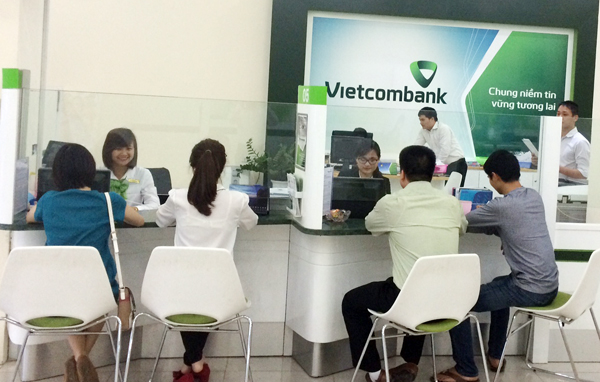 1-vietcom-bank-tuyen-sinh-1