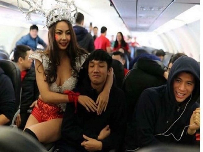 bikini-vietjet-vanhoadoanhnhan