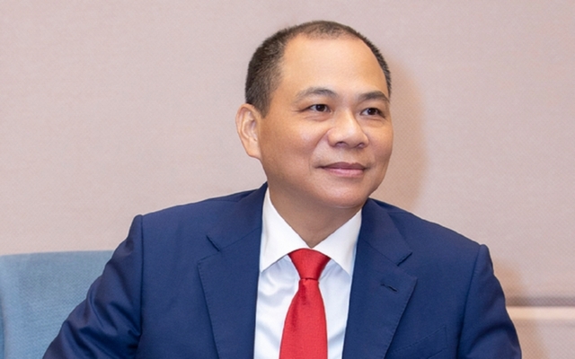 ong-pham-nhat-vuong-da-tang-7-000-ty-dong-cho-vinfast