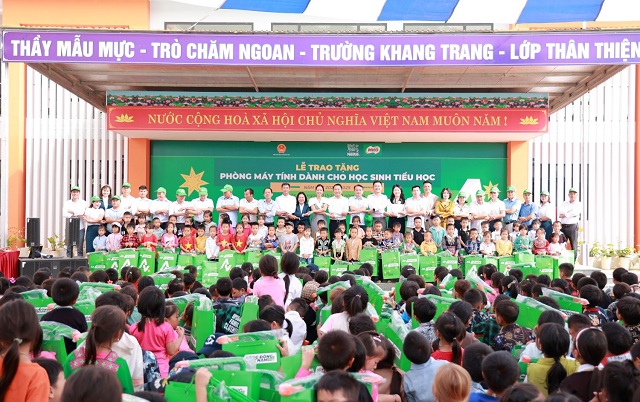 nestle-milo-trao-tang-may-tinh-cho-cac-truong-tieu-hoc-vung-cao