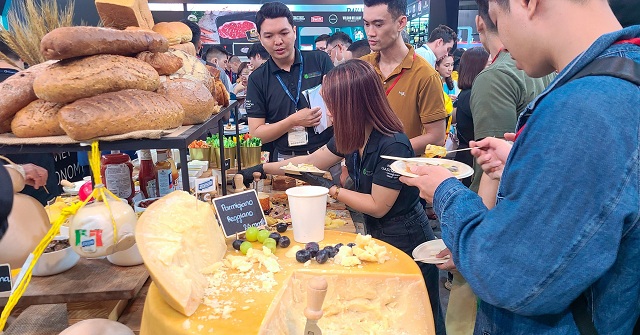 co-hoi-ket-noi-toan-cau-cho-doanh-nghiep-f-b-tai-food-hotel-vietnam-2024