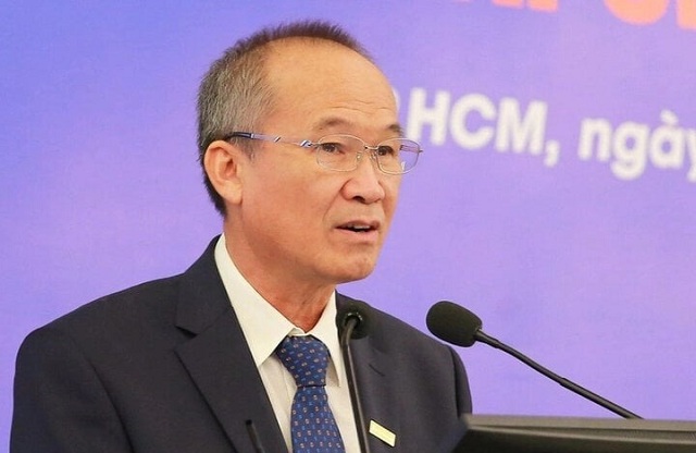 gan-10-nam-lam-chu-tich-sacombank-ong-duong-cong-minh-lien-tuc-bi-hoi-ve-co-tuc