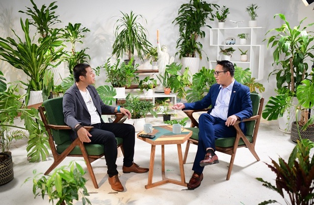 di-cung-thuong-hieu-khi-nhan-su-lam-ban-voi-ai