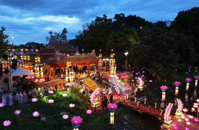 le-hoi-hoa-dang-va-am-thuc-chay-tai-tuan-le-festival-hue-2024
