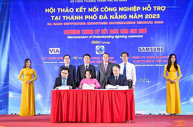 samsung-giup-mien-trung-xay-dung-nha-may-thong-minh