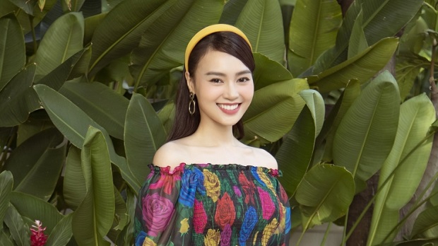 loat-sao-viet-dien-ao-dai-vi-vu-tren-dat-my