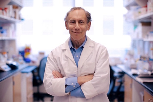 giao-su-co-tai-san-ty-usd-nho-vaccine-covid-19