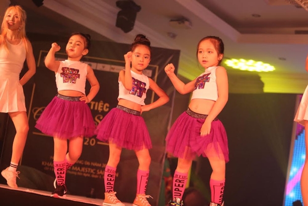 gala-gap-go-sao-nhi-quy-tu-dan-sao-viet-dinh-dam-vhdn-15